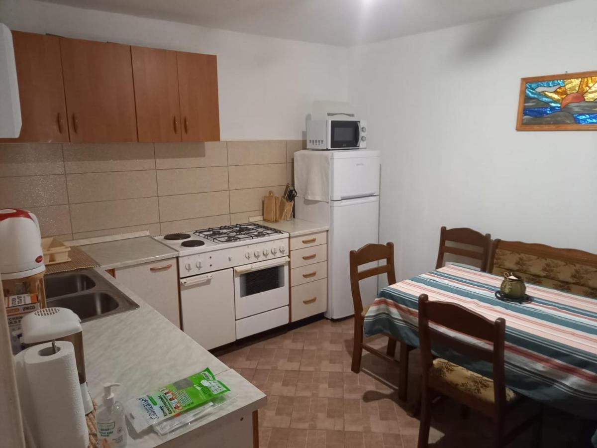 Old Town Apartment มูร์แตร์ ภายนอก รูปภาพ