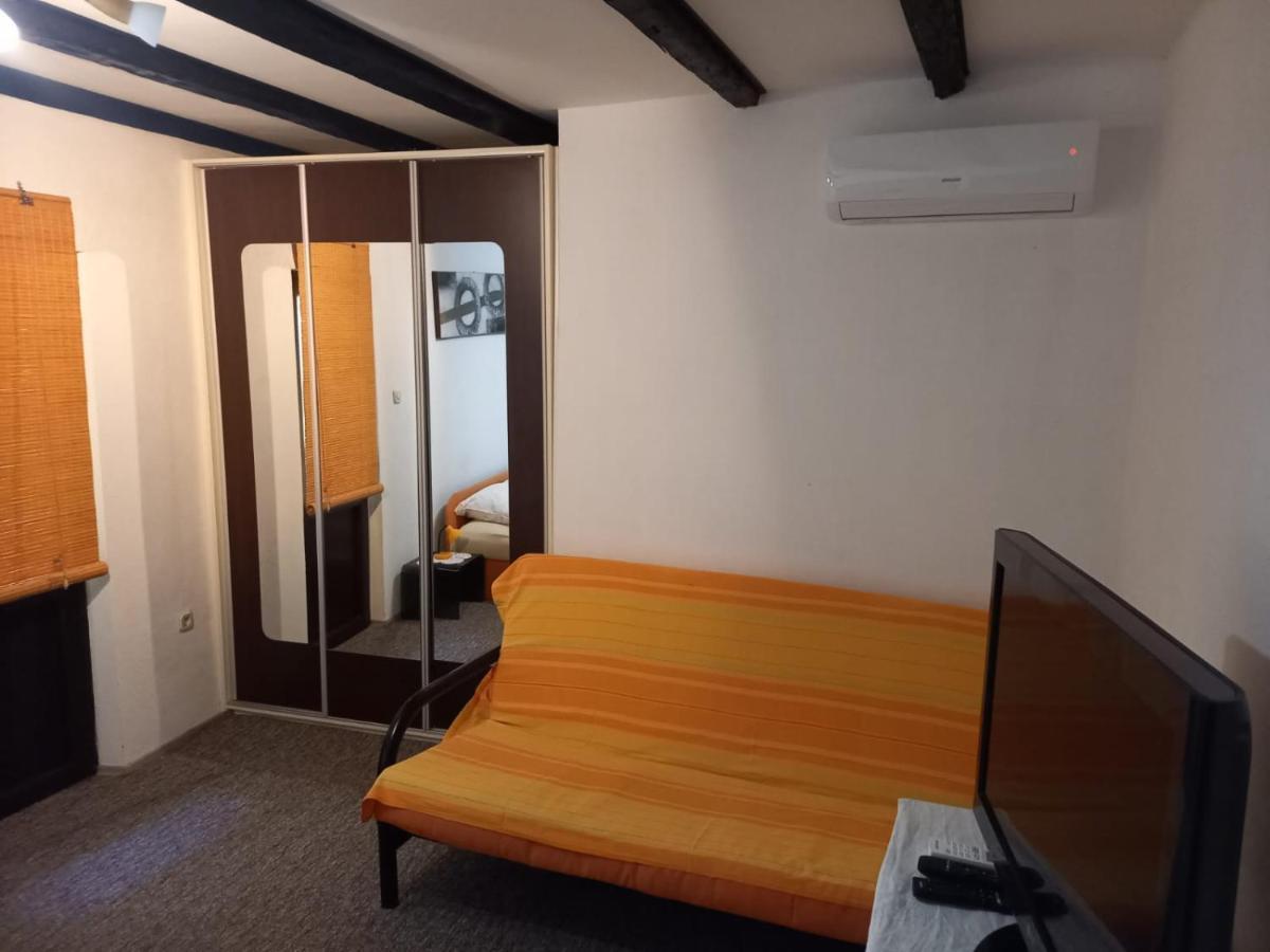 Old Town Apartment มูร์แตร์ ภายนอก รูปภาพ
