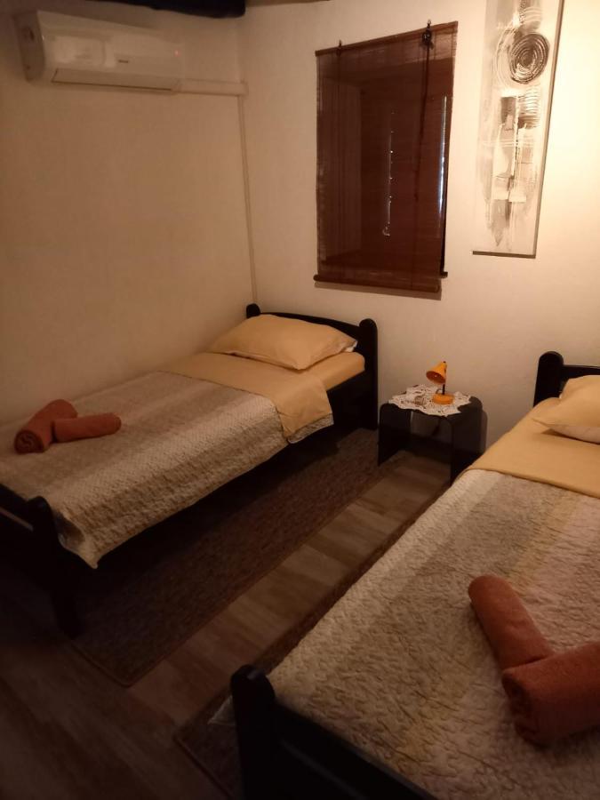 Old Town Apartment มูร์แตร์ ภายนอก รูปภาพ