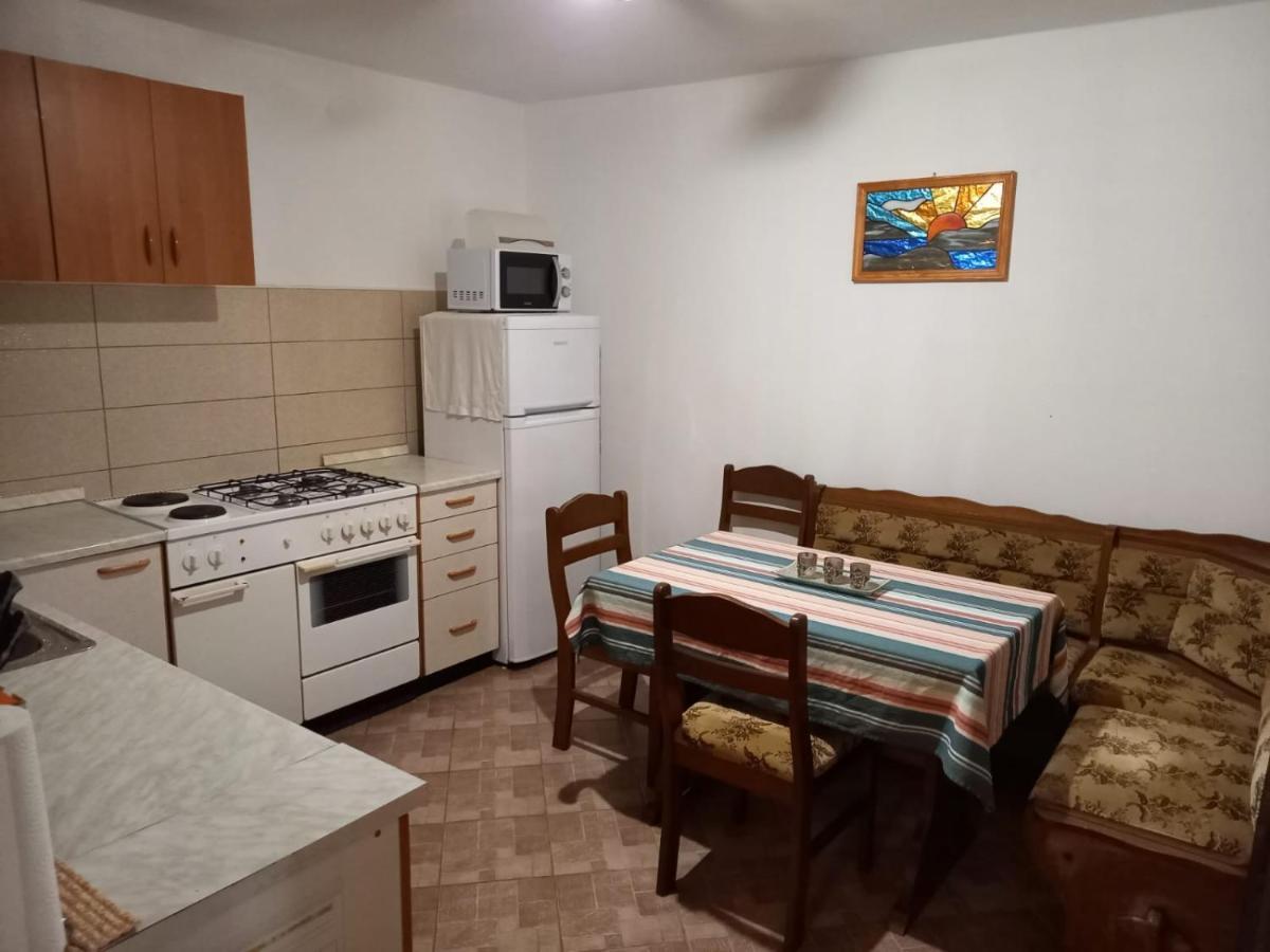Old Town Apartment มูร์แตร์ ภายนอก รูปภาพ